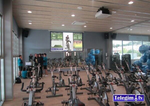 Sala Telegim Virtual Cycling con proyector